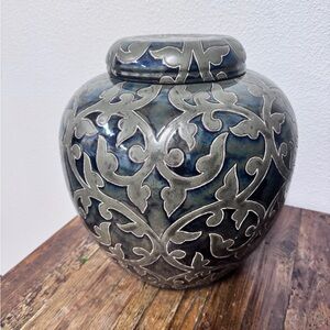 Elegant z gallery Ceramic Vase